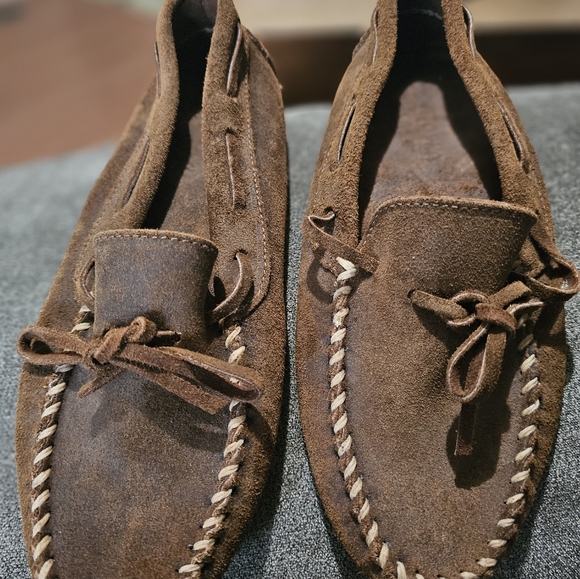 Minnetonka Moccasin 763 Leather Studded Hard Sole Slippers NOS Size 11